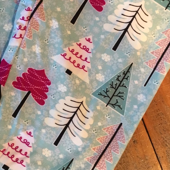 Christmas Leggings - Picture 2 of 4